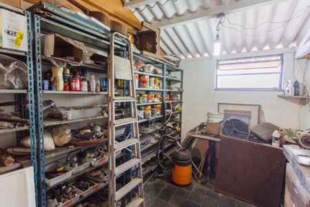 Apartamento à venda com 180m², 4 quartos e 8 vagas Apartamento à venda com 180m², 4 quartos e 8 vagasQuarto de Ferramentas no Terraço/Academia