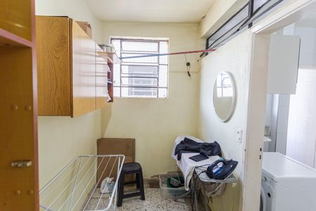 Apartamento à venda com 180m², 4 quartos e 8 vagas Apartamento à venda com 180m², 4 quartos e 8 vagasQuarto de Serviço