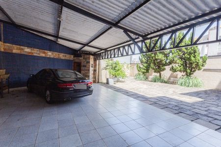 Apartamento à venda com 180m², 4 quartos e 8 vagas Apartamento à venda com 180m², 4 quartos e 8 vagasGaragem/Área Privativa