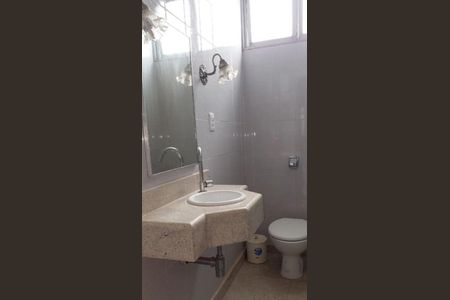 Apartamento para alugar com 330m², 5 quartos e 1 vaga Apartamento para alugar com 330m², 5 quartos e 1 vagaBanheiro 2