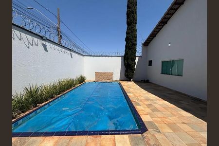 Casa para alugar com 200m², 4 quartos e 3 vagasPiscina