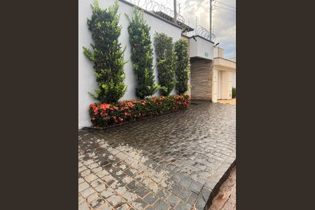 Casa para alugar com 200m², 4 quartos e 3 vagasFachada