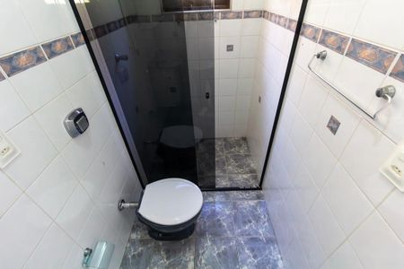 Casa à venda com 211m², 3 quartos e 2 vagas Casa à venda com 211m², 3 quartos e 2 vagasEdicula - Banheiro