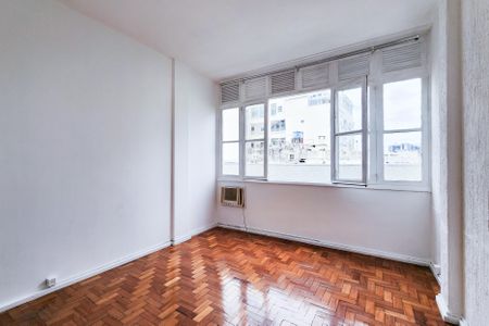 Apartamento para alugar com 68m², 2 quartos e sem vagaSala 