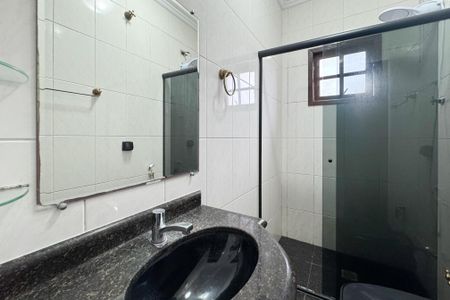 Casa para alugar com 180m², 4 quartos e 1 vagaBanheiro - Suíte 2