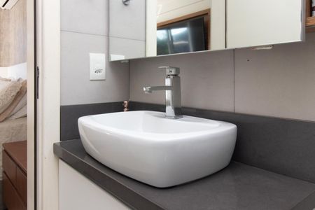 Apartamento à venda com 71m², 3 quartos e 1 vaga Apartamento à venda com 71m², 3 quartos e 1 vagaBanheiro