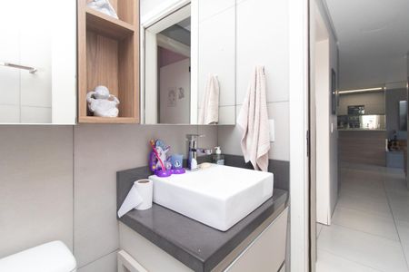 Apartamento à venda com 71m², 3 quartos e 1 vaga Apartamento à venda com 71m², 3 quartos e 1 vagaBanheiro