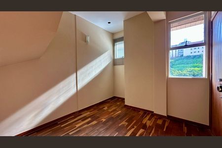 Apartamento à venda com 163m², 3 quartos e 2 vagasQuarto 