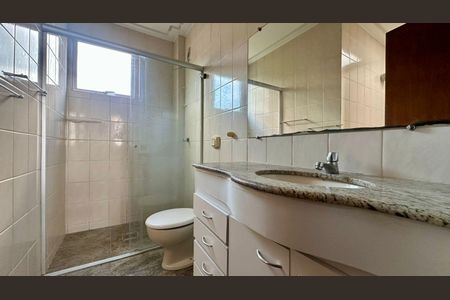 Apartamento à venda com 163m², 3 quartos e 2 vagasBanheiro 