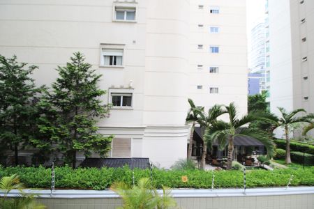 Vista de apartamento à venda com 2 quartos, 125m² em Moema, São Paulo