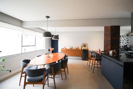 Apartamento à venda com 125m², 2 quartos e 1 vagaSala