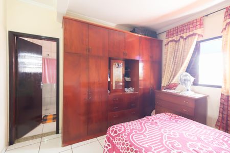 Casa à venda com 250m², 3 quartos e 6 vagasSuíte 2