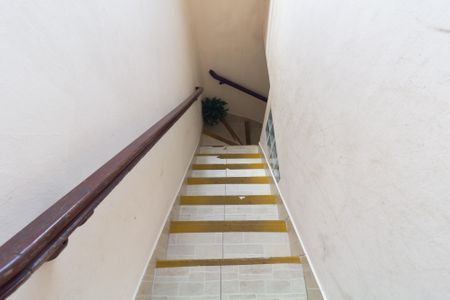 Casa à venda com 250m², 3 quartos e 6 vagasEscada