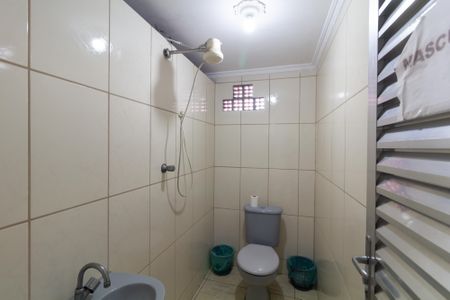 Casa à venda com 250m², 3 quartos e 6 vagasBanheiro de serviço