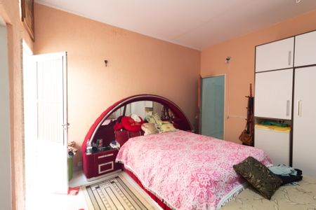 Casa à venda com 250m², 3 quartos e 6 vagasSuíte 2