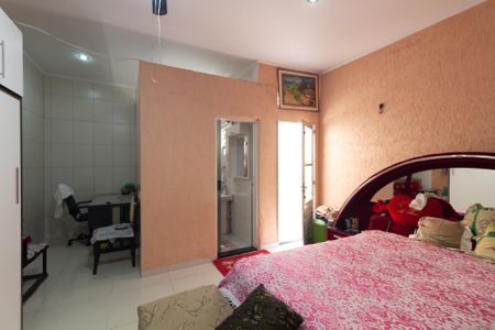 Casa à venda com 250m², 3 quartos e 6 vagasSuíte 2