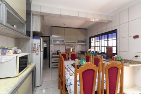 Casa à venda com 250m², 3 quartos e 6 vagasCozinha