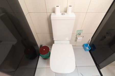 Casa à venda com 250m², 3 quartos e 6 vagasBanheiro da Suíte 2