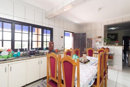 Casa à venda com 250m², 3 quartos e 6 vagasCozinha