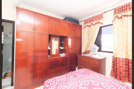 Casa à venda com 250m², 3 quartos e 6 vagasSuíte 3