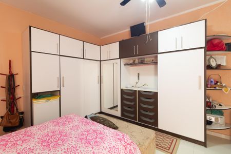 Casa à venda com 250m², 3 quartos e 6 vagasSuíte 2