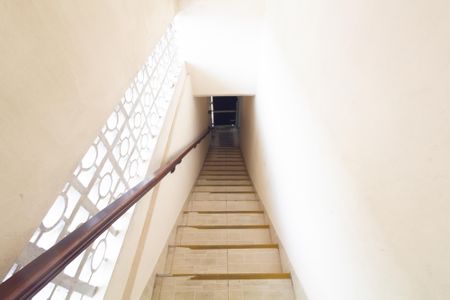 Casa à venda com 250m², 3 quartos e 6 vagasEscada