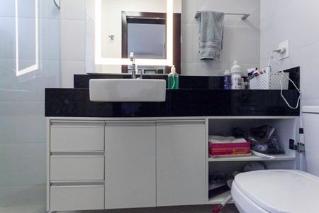 Apartamento à venda com 142m², 3 quartos e 4 vagasBanheiro da suíte 1