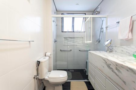 Apartamento à venda com 142m², 3 quartos e 4 vagasBanheiro da suíte 3