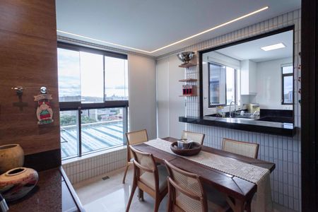 Apartamento à venda com 142m², 3 quartos e 4 vagasVaranda gourmet