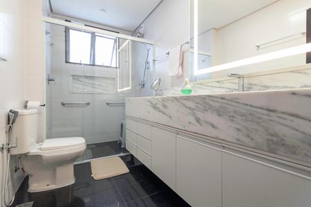 Apartamento à venda com 142m², 3 quartos e 4 vagasBanheiro da suíte 3