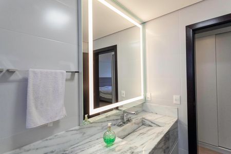 Apartamento à venda com 142m², 3 quartos e 4 vagasBanheiro da suíte 3