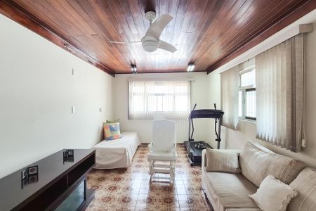 Casa à venda com 226m², 4 quartos e 3 vagas Casa à venda com 226m², 4 quartos e 3 vagasQuarto 3