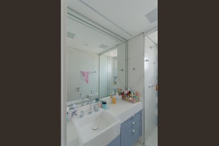 Apartamento à venda com 254m², 3 quartos e 4 vagas Apartamento à venda com 254m², 3 quartos e 4 vagasBanheiro da Suíte 1