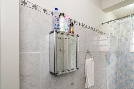 Apartamento à venda com 90m², 2 quartos e 1 vaga Apartamento à venda com 90m², 2 quartos e 1 vagaBanheiro