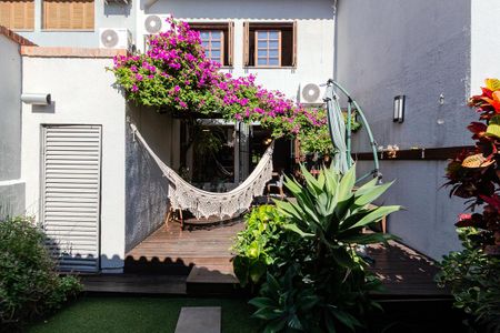 Casa de condomínio à venda com 185m², 2 quartos e 3 vagasQuintal