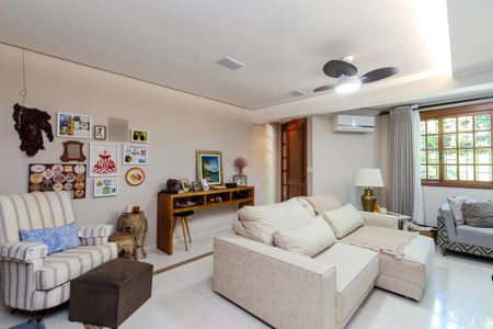 Casa de condomínio à venda com 185m², 2 quartos e 3 vagasSala