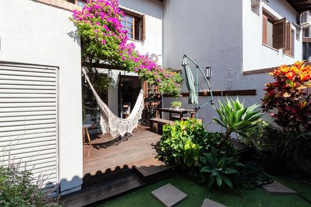 Casa de condomínio à venda com 185m², 2 quartos e 3 vagasQuintal