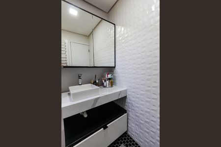 Casa de condomínio à venda com 185m², 2 quartos e 3 vagasBanheiro da Suíte 2