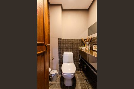 Casa de condomínio à venda com 185m², 2 quartos e 3 vagasLavabo