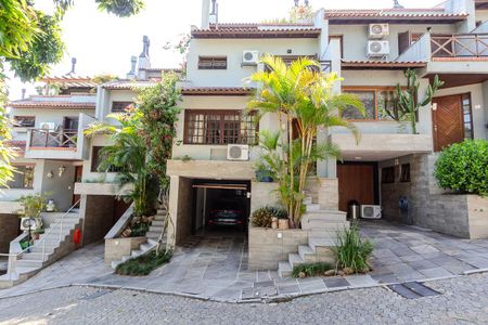Casa de condomínio à venda com 185m², 2 quartos e 3 vagasFachada