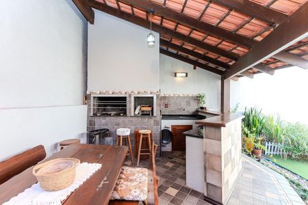 Casa de condomínio à venda com 185m², 2 quartos e 3 vagasChurrasqueira