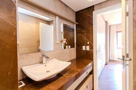 Casa de condomínio à venda com 185m², 2 quartos e 3 vagasBanheiro da Suíte 3