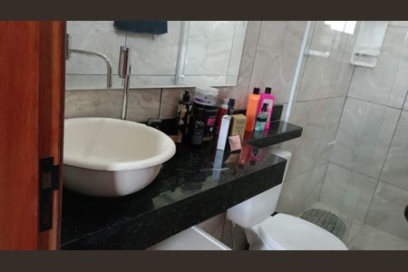 Banheiro de casa para alugar com 1 quarto, 31m² em Higienópolis, Rio de Janeiro