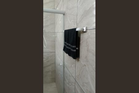 Banheiro de casa para alugar com 1 quarto, 31m² em Higienópolis, Rio de Janeiro