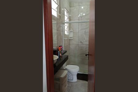 Banheiro de casa para alugar com 1 quarto, 31m² em Higienópolis, Rio de Janeiro