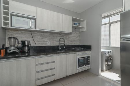 Cozinha de apartamento para alugar com 1 quarto, 39m² em Humaitá, Porto Alegre