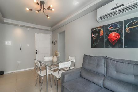 Sala de apartamento para alugar com 1 quarto, 39m² em Humaitá, Porto Alegre