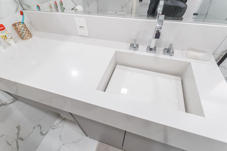 Apartamento à venda com 56m², 2 quartos e 2 vagasBanheiro da Suíte