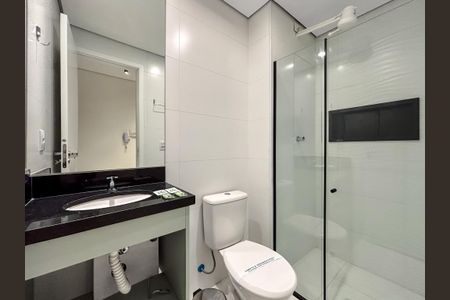 Banheiro de apartamento para alugar com 1 quarto, 28m² em Tatuapé, São Paulo