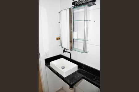 Casa para alugar com 34m², 2 quartos e sem vaga Casa para alugar com 34m², 2 quartos e sem vagaDetalhe - Banheiro Social e Suíte Americana